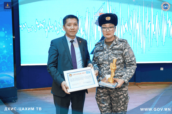 “ГАЗАР ХӨДЛӨЛТИЙН АЮУЛААС УРЬДЧИЛАН СЭРГИЙЛЭХ, ТАНИУЛАХ ӨДӨР”-ИЙГ ТЭМДЭГЛЭН ӨНГӨРҮҮЛЛЭЭ